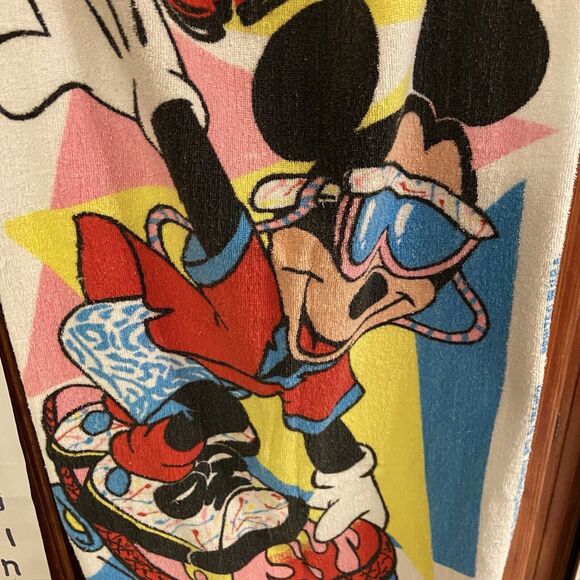 Walt Disney Mickey Beach Towel Vintage Skateboard Shredded Cement 30 In X 54 In - Picture 3 of 5